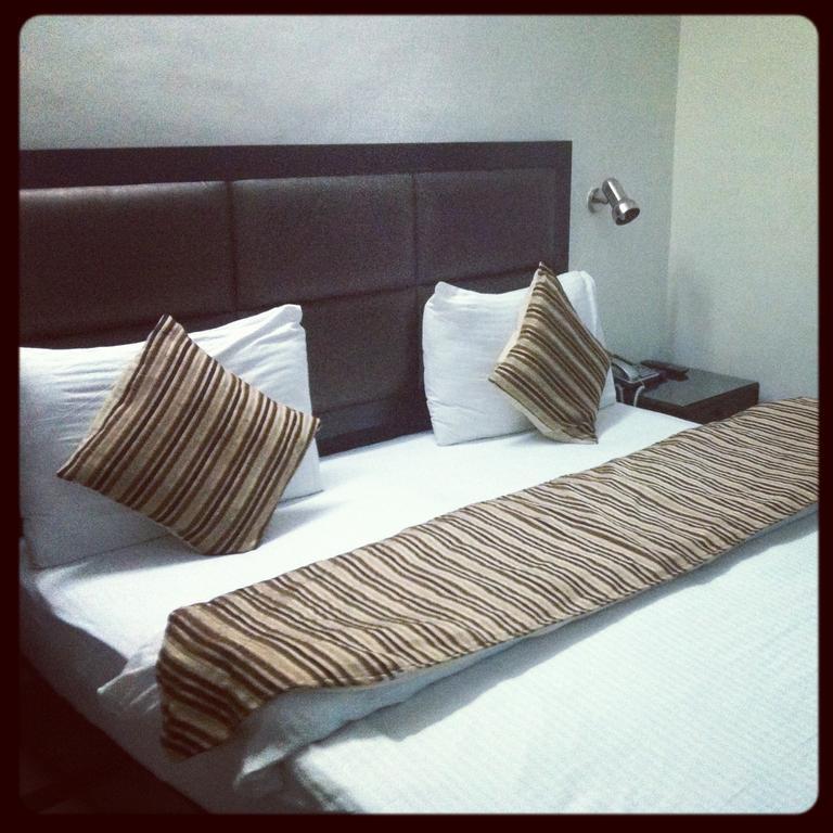 Hotel Pk Residency Нойда Номер фото