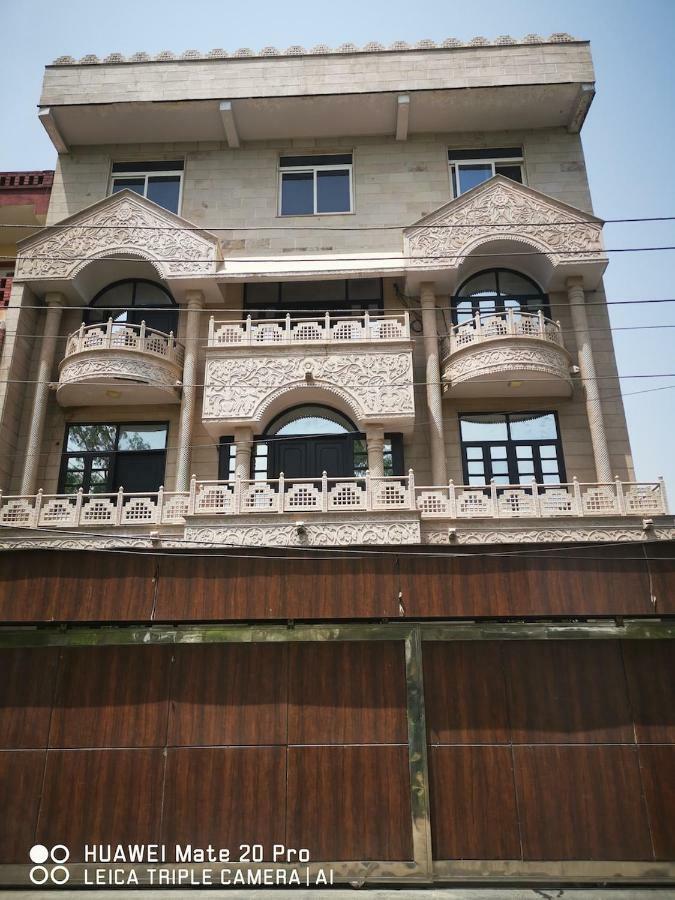 Hotel Pk Residency Нойда Экстерьер фото